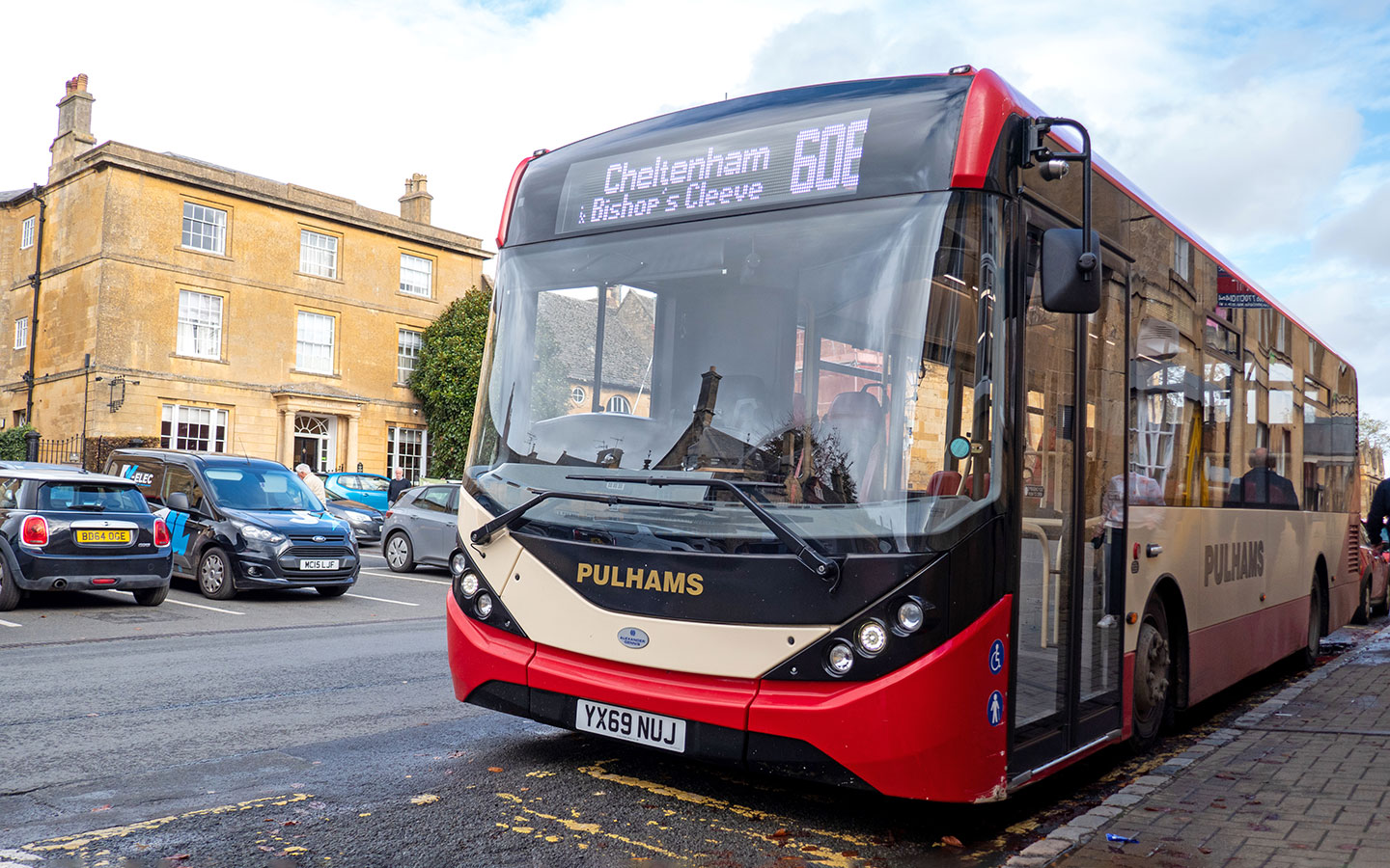 Pulhams bus in Chipping Campden