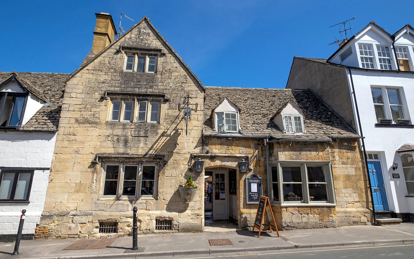 The Lion Inn pub in Winchcombe at the end of day 2 of the Cotswold Way itinerary