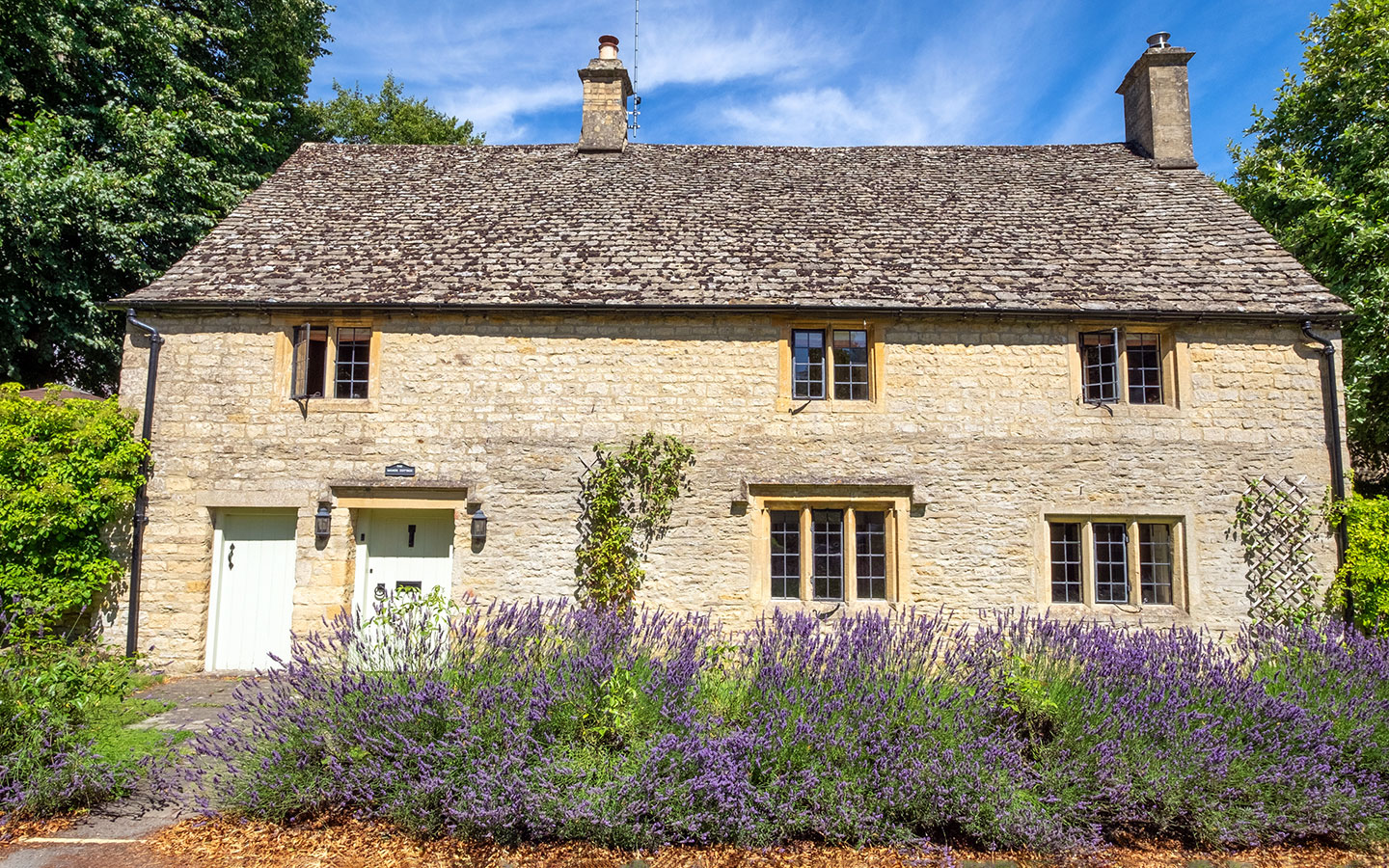 Pretty cottages in Lower Slaughter, Cotswolds