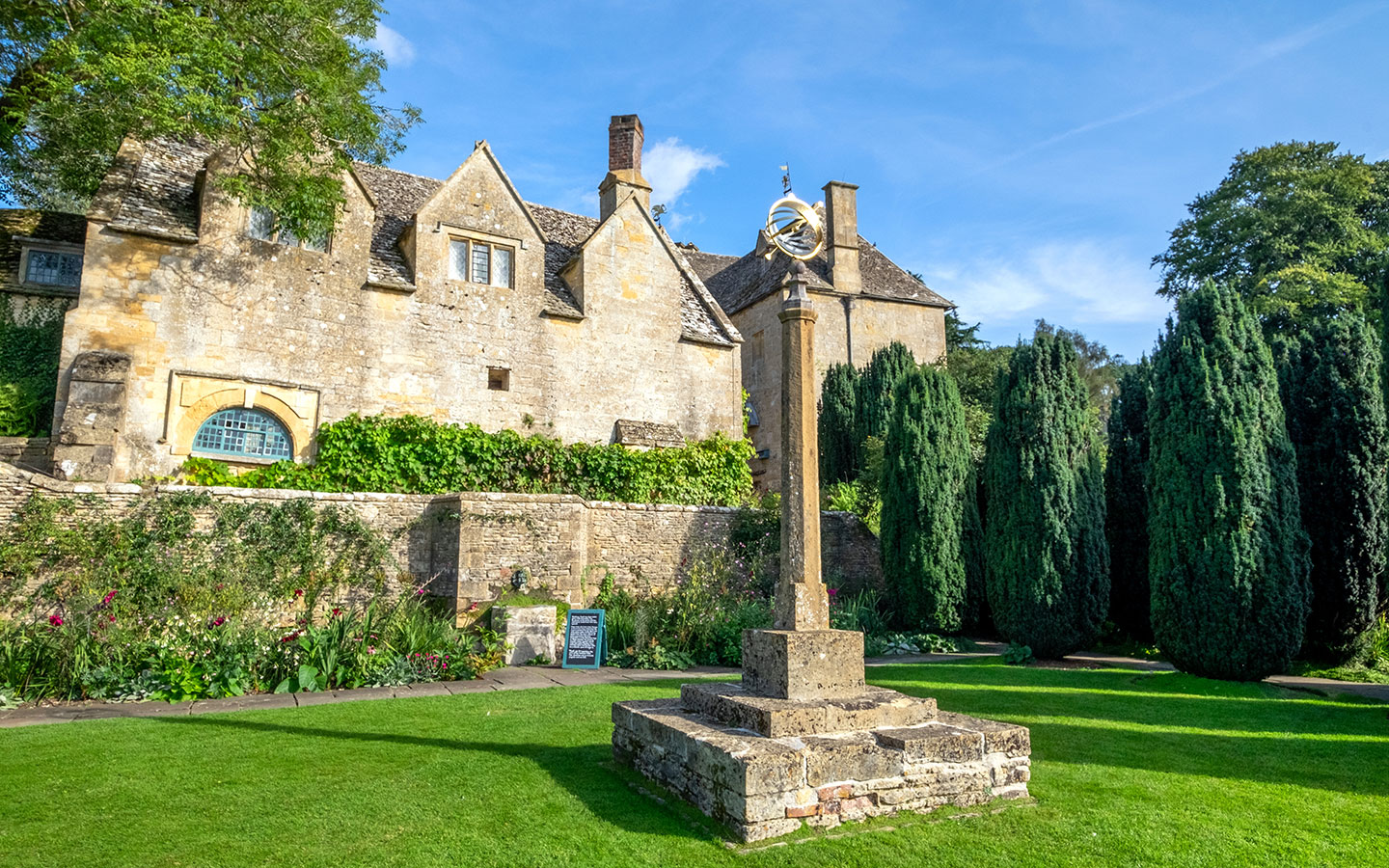 Snowshill Manor gardens