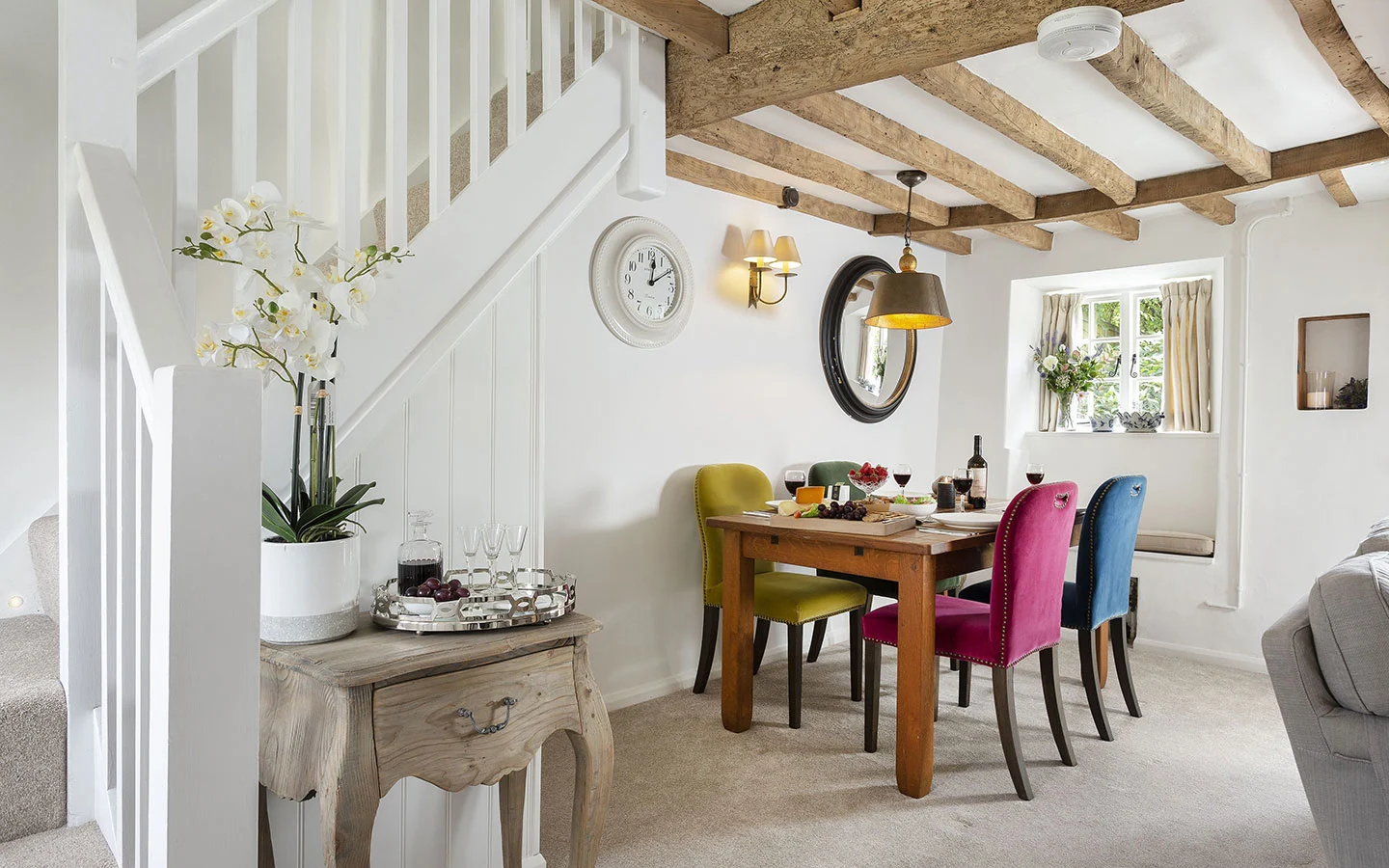 Character meets contemporary in the lounge/diner at Harrowby End in the Cotswolds