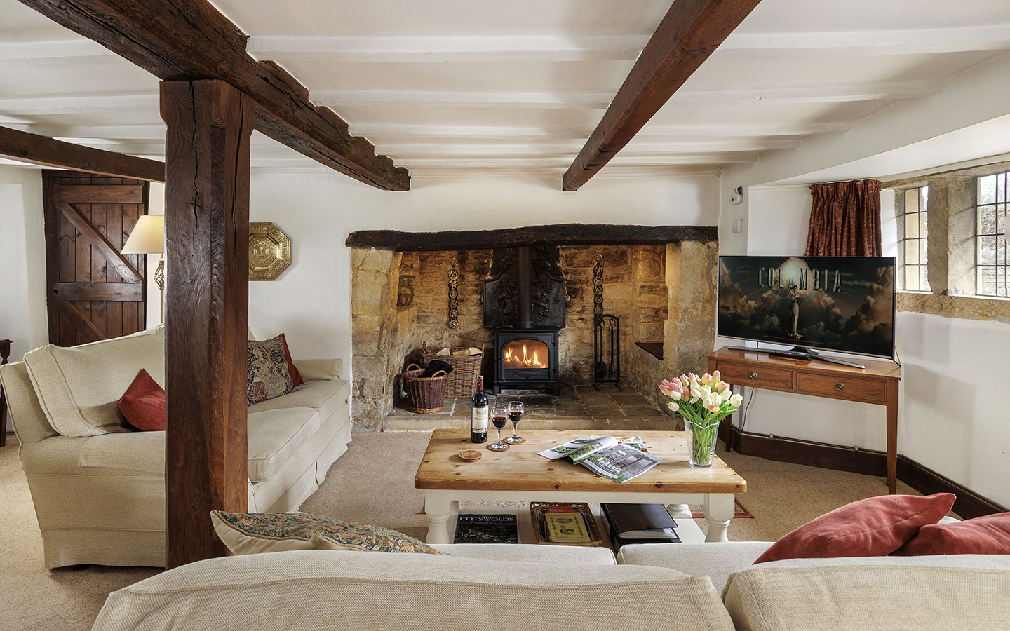Character meets contemporary in the lounge/diner at Ingleside Cottage in the Cotswolds