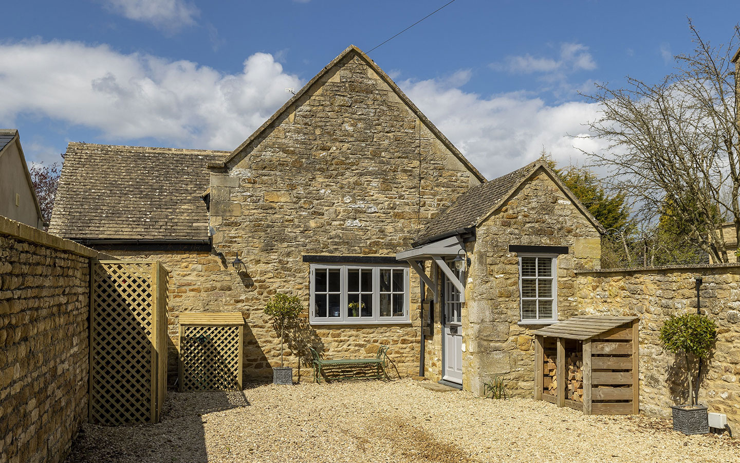 Cosy Cotswold cottages – The Old Stable Cottage in Kingham