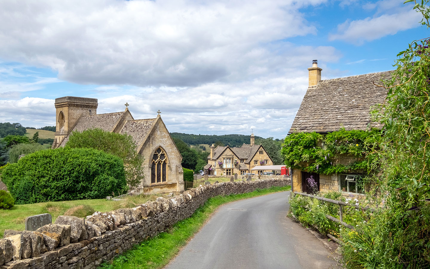 Country roads through Snowshill on the Cotswolds Romantic Road