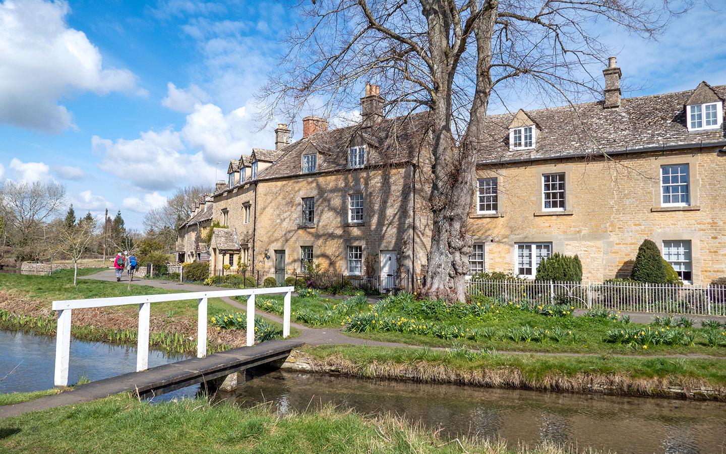 Bourton-on-the-Water to the Slaughters walk in the Cotswolds (5.4 miles circular)