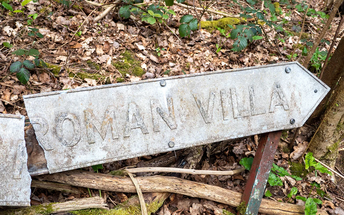 Roman Villa sign