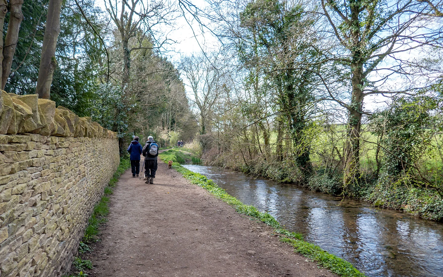 Path along the River Windrush towards Bourton-on-the-Water