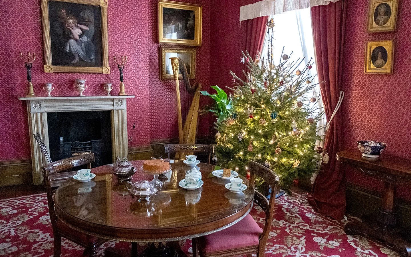 Holst Victorian House at Christmas