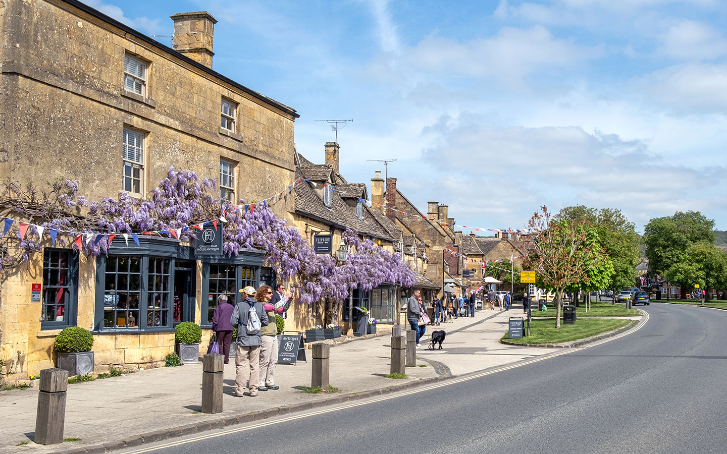 The Cotswolds Romantic Road through Broadway