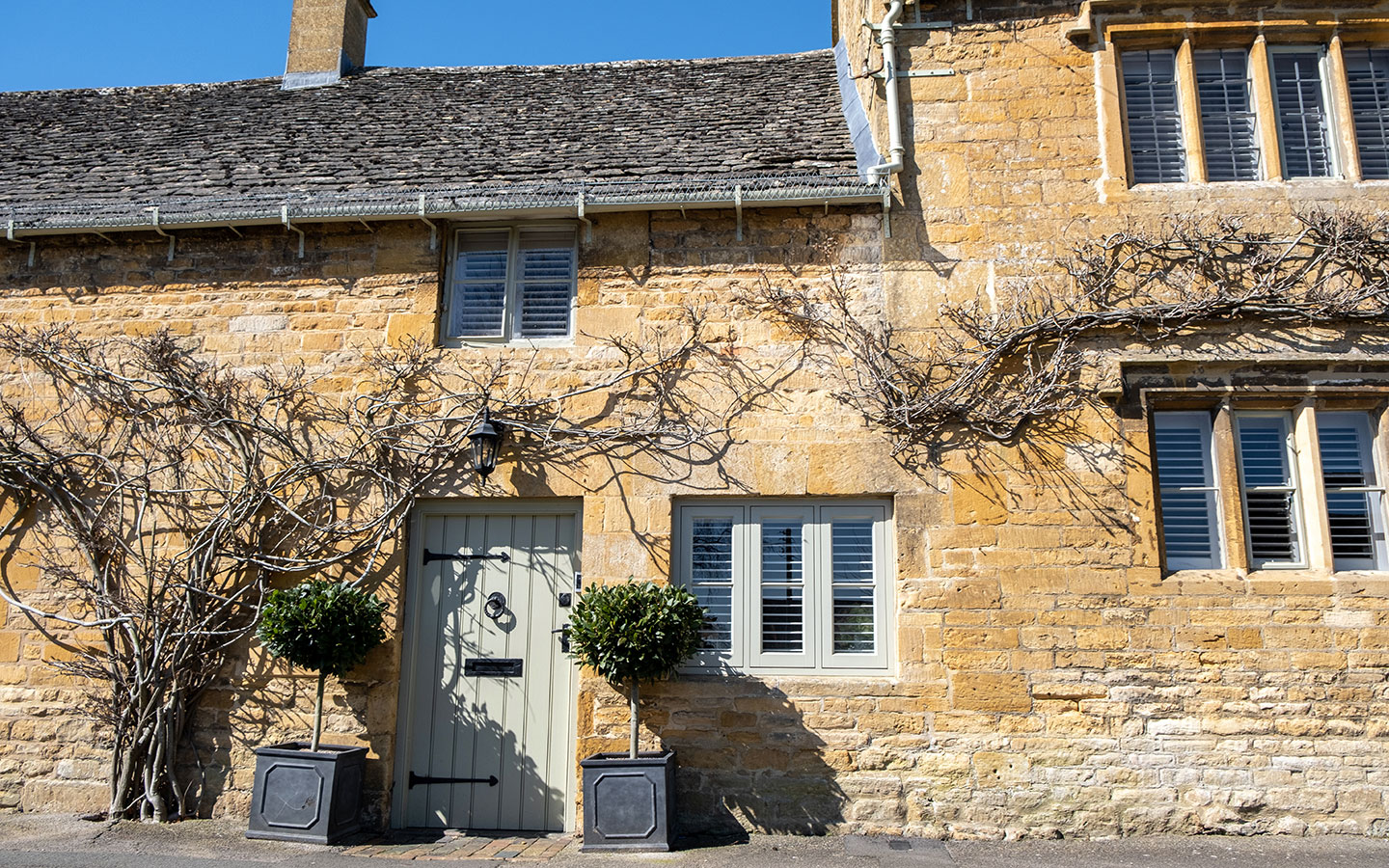 Cotswold stone cottages in Longborough
