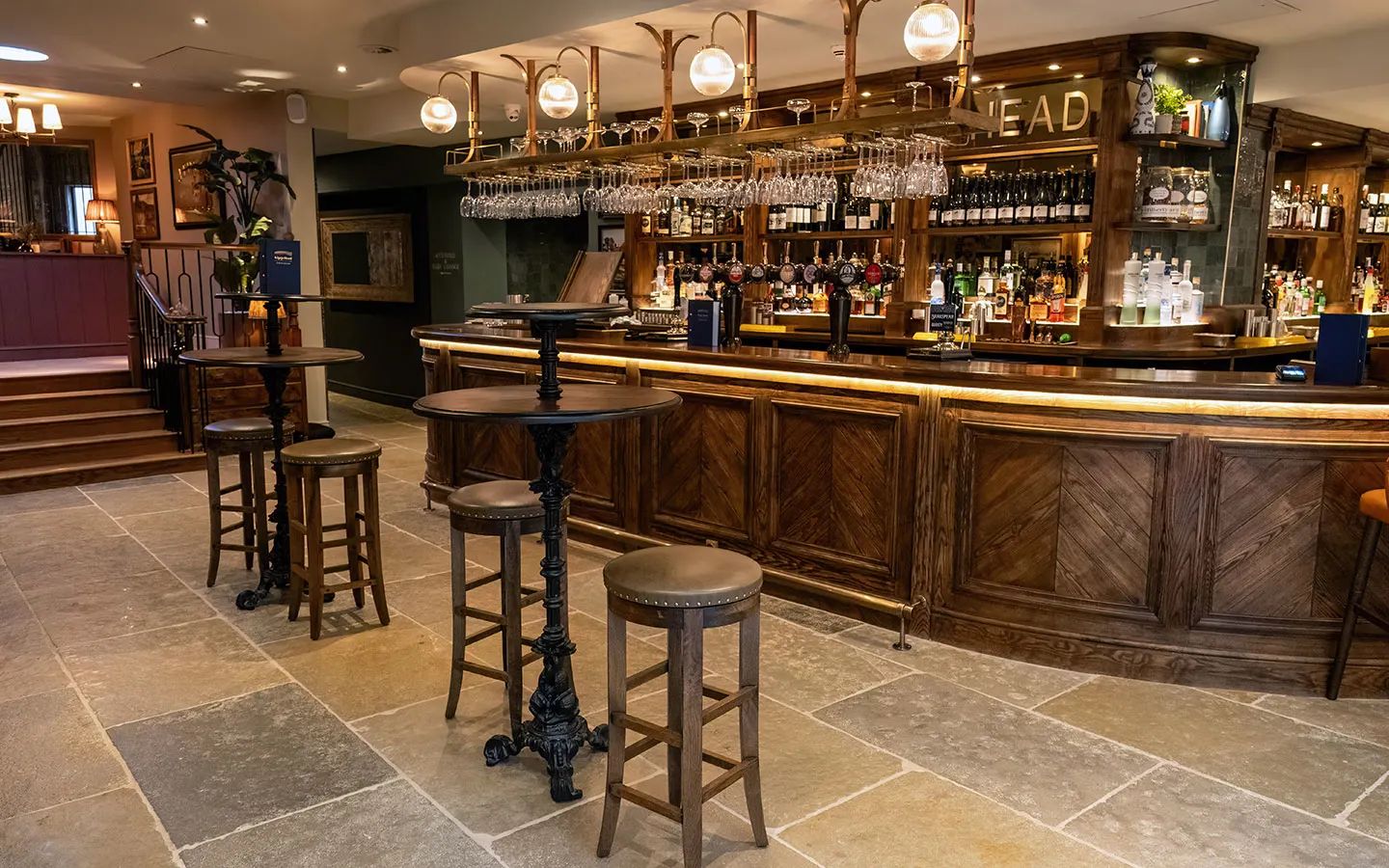 Bar at the Kings Head hotel in Cirencester
