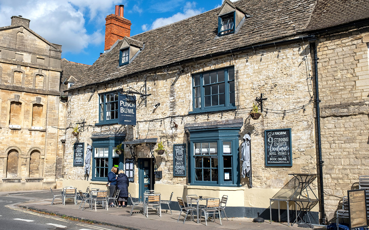 The Punchbowl Inn restaurant and pub in Woodstock