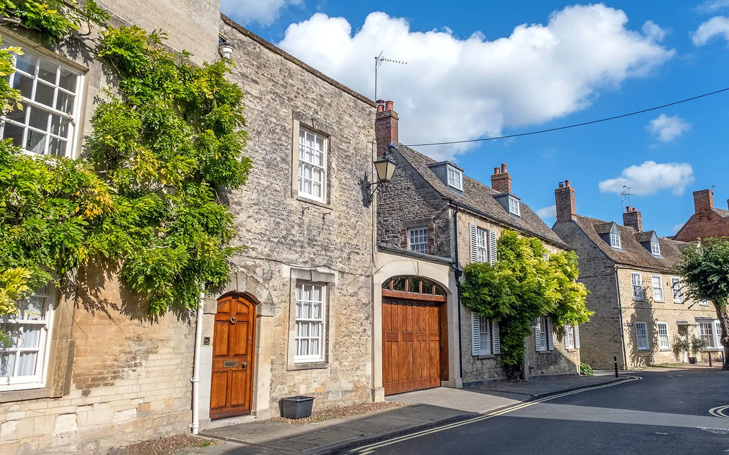 Honey stone cottages in Woodstock