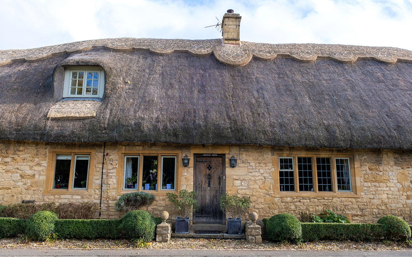 Where to find thatched cottages in the Cotswolds