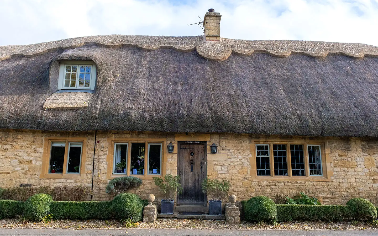Where to find thatched cottages in the Cotswolds