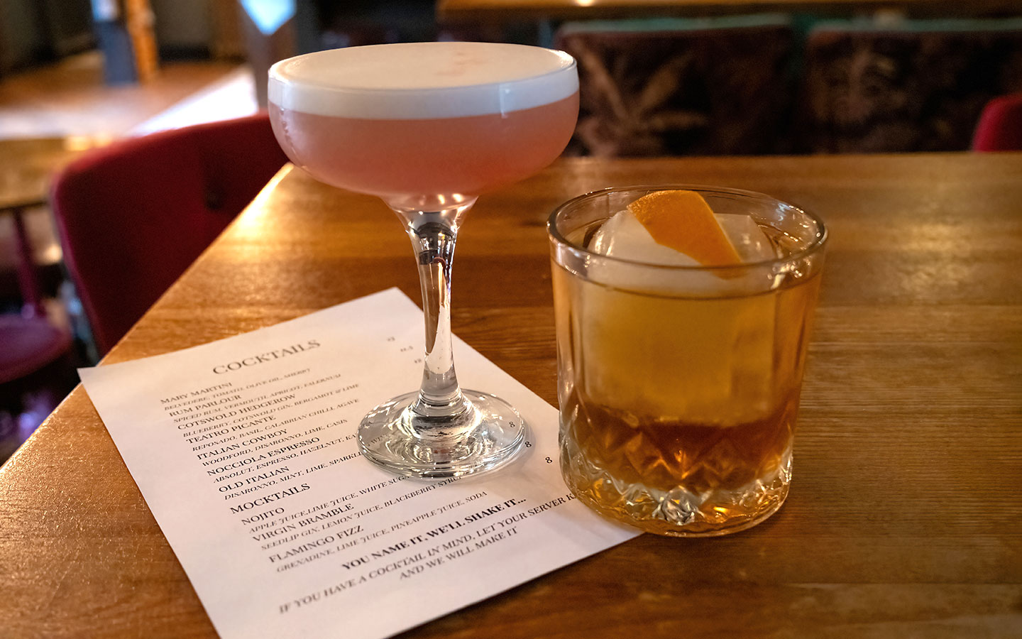 Cocktails at Téatro restaurant at Ingleside House Cirencester