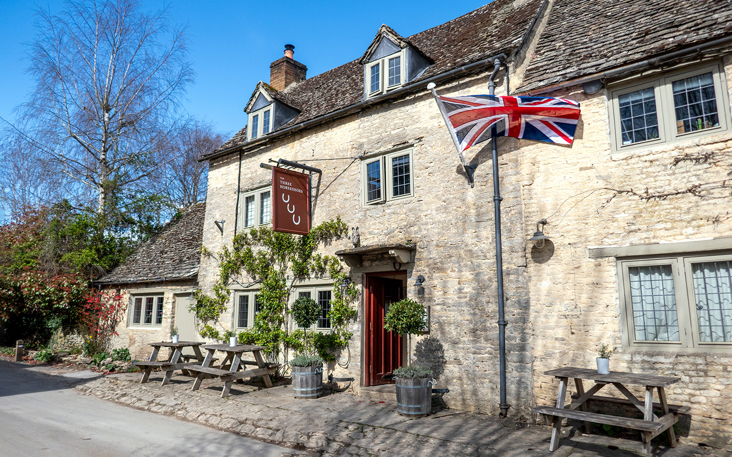 The Three Horseshoes in Asthall